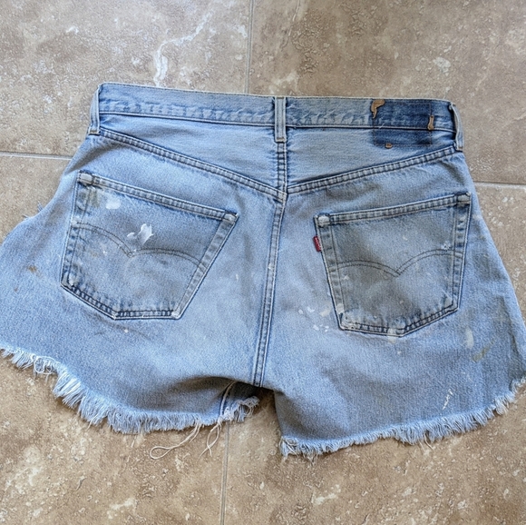 [SOLD] Levi's Vintage Destructed/Distressed Blue Denim Shorts - sz. Large - Picture 4 of 4